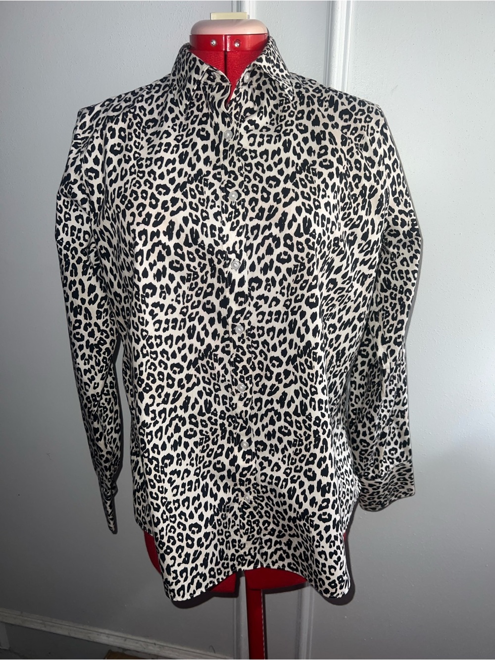 Lands ‘ End Black White Leopard Print Long-Sleeve Shirt Bo Iron size 12